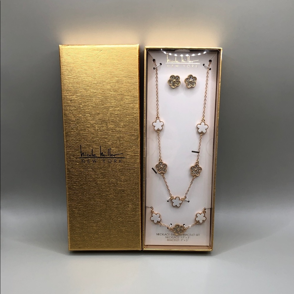 Nicole Miller Clover Motif Jewelry Set Chain Necklace Bracelet Earrings GIFTABLE